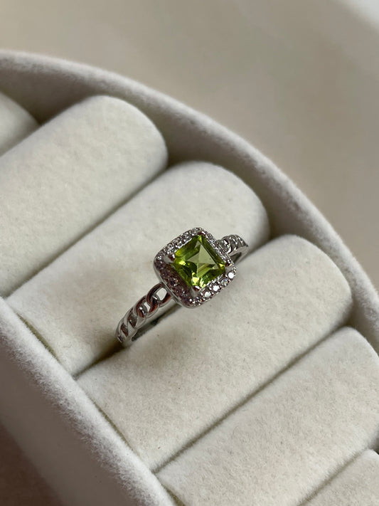 Peridot Ring | Adjustable | خاتم حجر الزبرجد