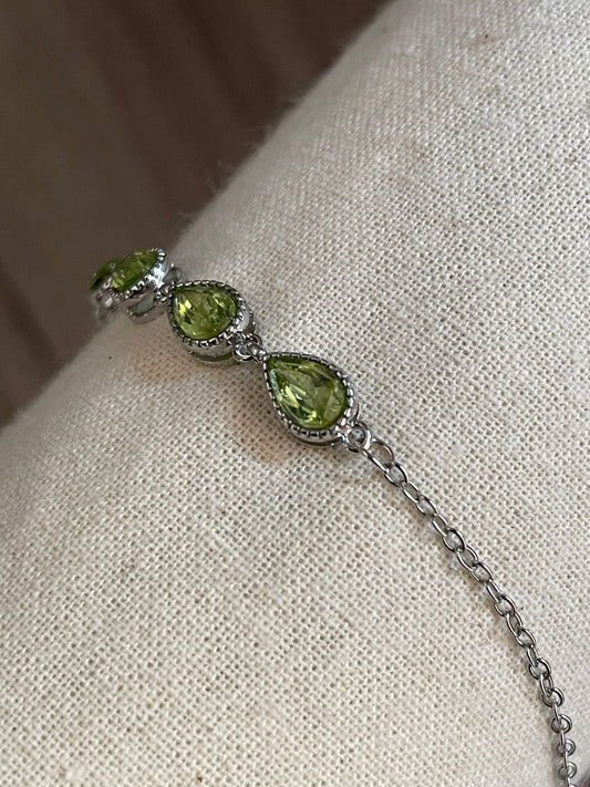 Peridot Chain Bracelet | حجر الزبرجد
