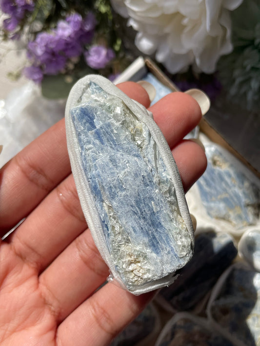 Raw Kyanite | كاينيت الخام
