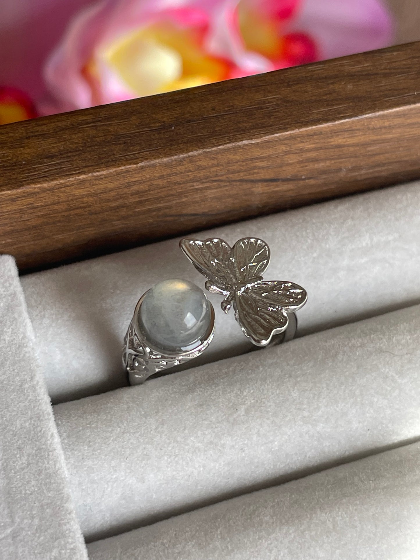 Labradorite Butterfly Ring | Adjustable | خاتم حجر الطاووس
