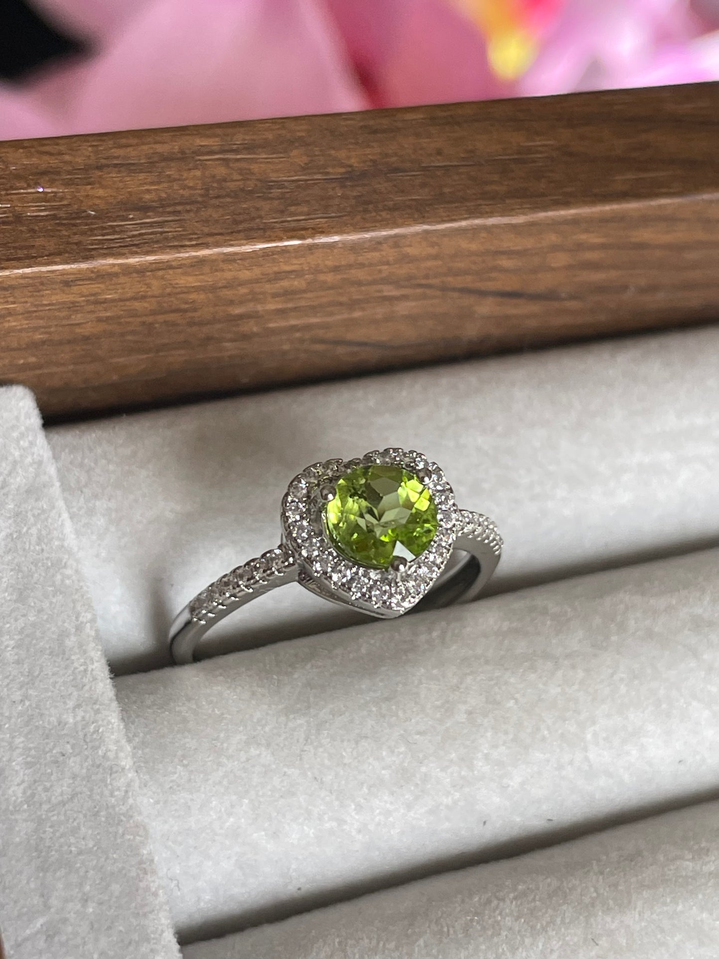 Peridot Heart Ring | Adjustable | خاتم حجر الزبرجد