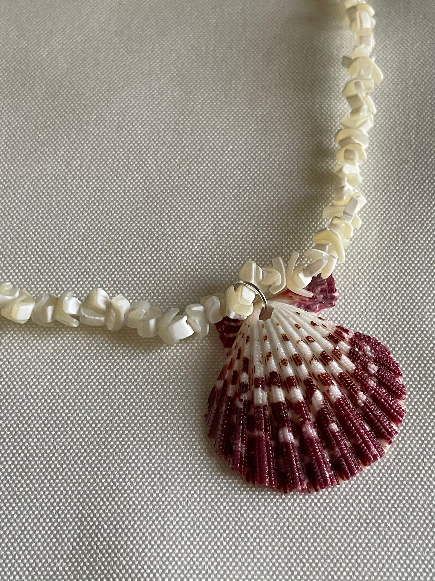 Mother of Pearl Shell Chips & Natural Scallop Shell Pendant necklace