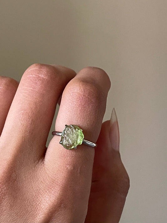 S925 Raw Peridot Ring | Adjustable | خاتم حجر الزبرجد