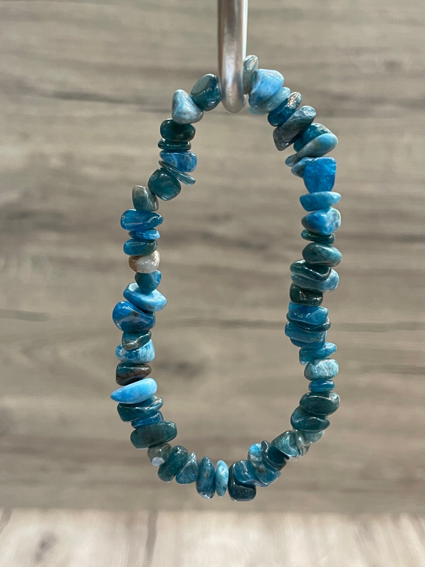 Blue Apatite Chip Bracelet | الاباتيت الازرق