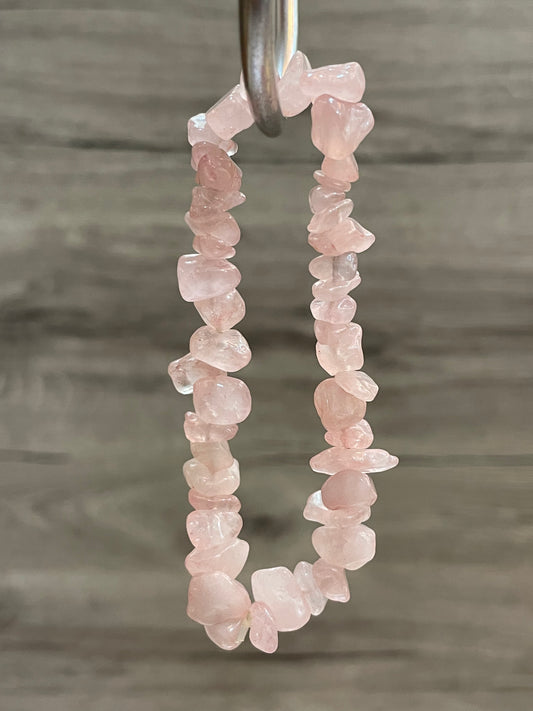Rose Quartz Chip Bracelet | كوارتز الزهري
