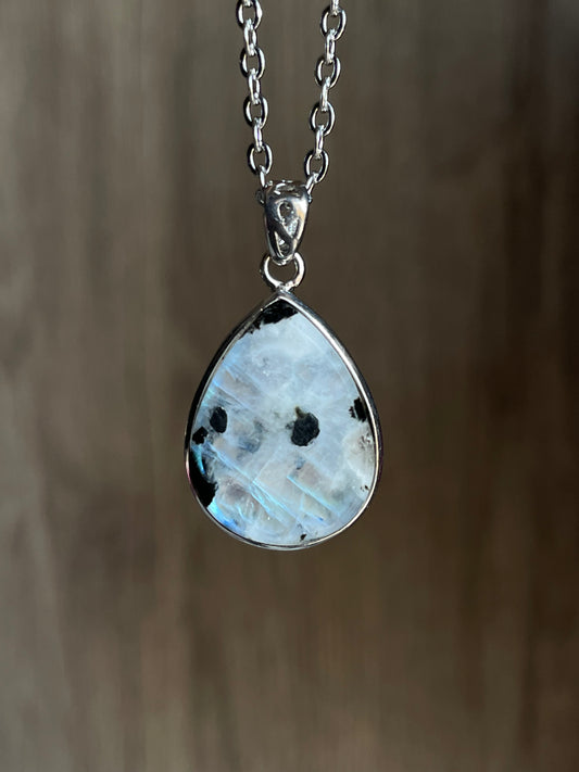 Rainbow Moonstone Necklace | حجر القمر