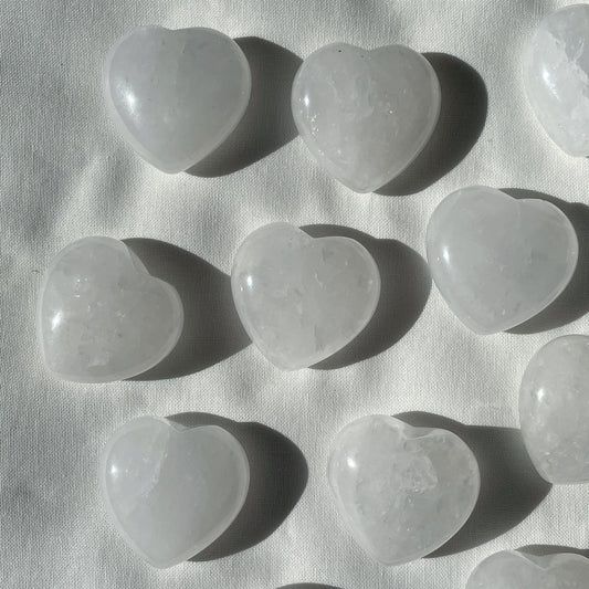 Clear Quartz Heart | Medium | كوارتز الشفاف - المرو