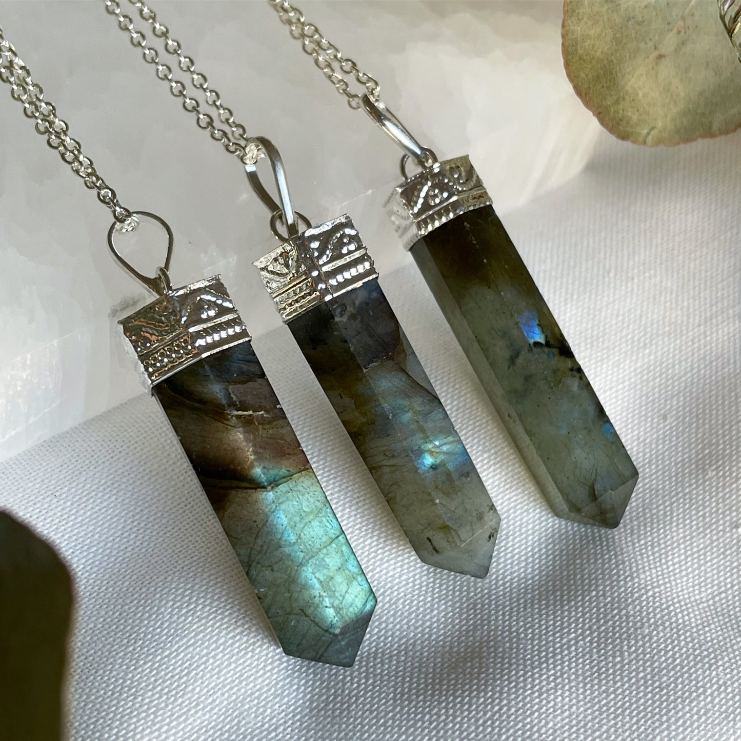 Labradorite Point Necklace Sterling Silver Plated حجر الطاووس - لابرادوريت