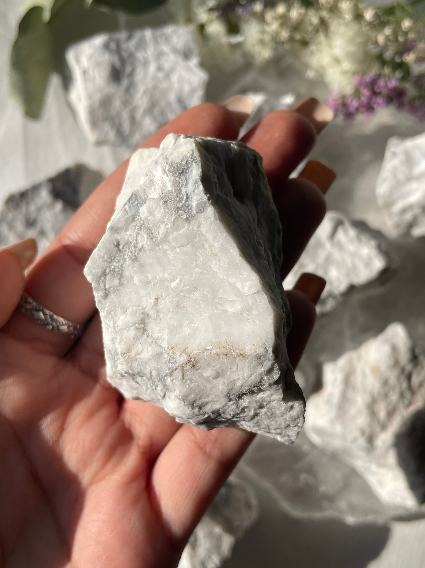 Raw Howlite | هوليت الخام