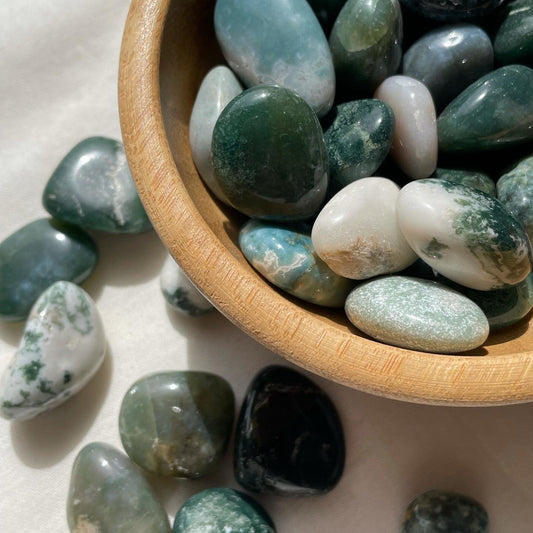 Moss Agate Tumbles / عقيق الطحلب