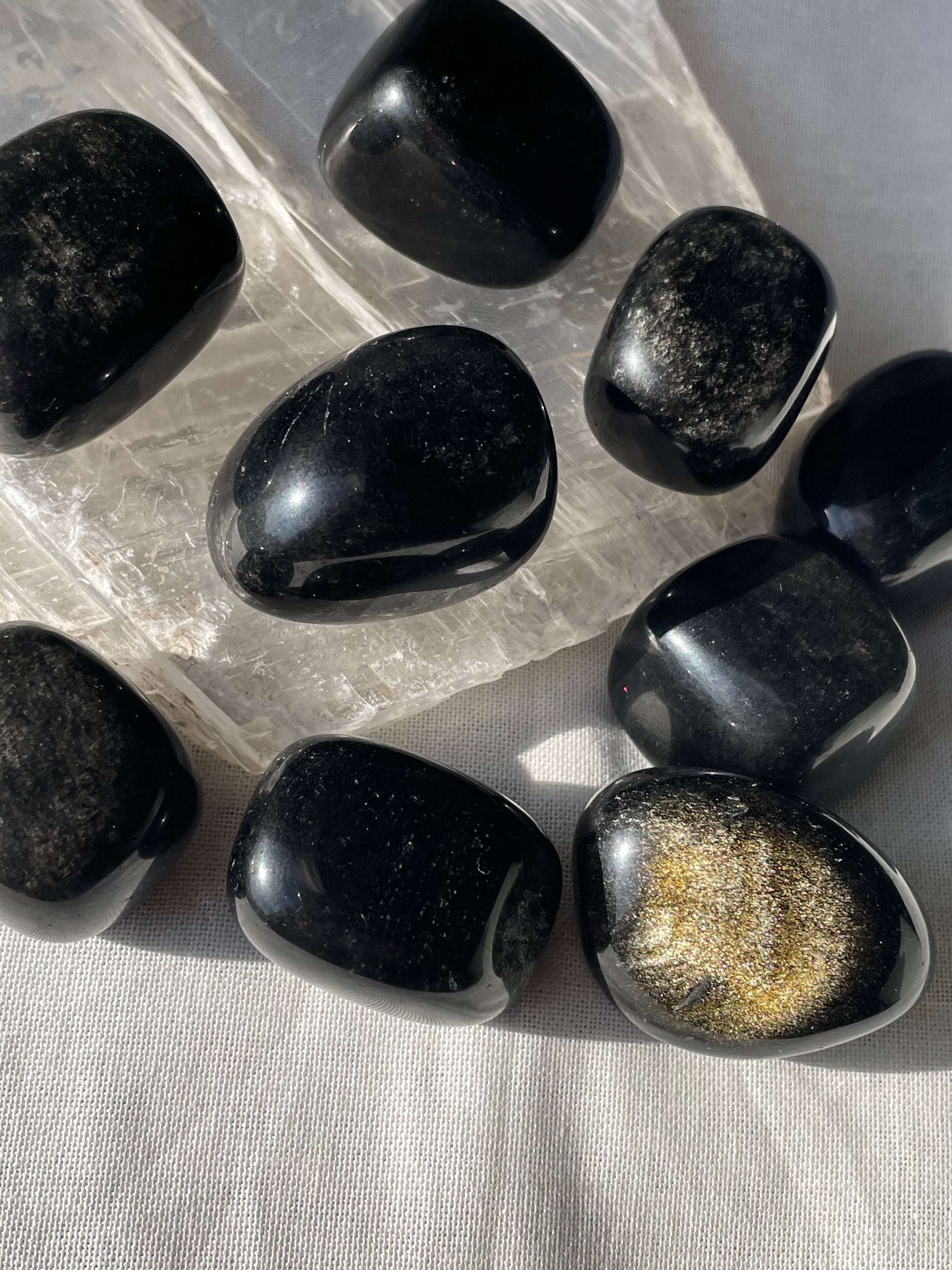 Golden Sheen Obsidian Tumble | السبج الذهبي