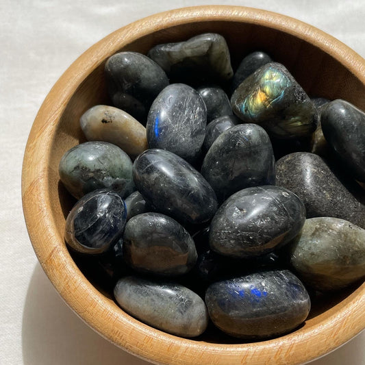 Labradorite Tumbles / حجر الطاووس