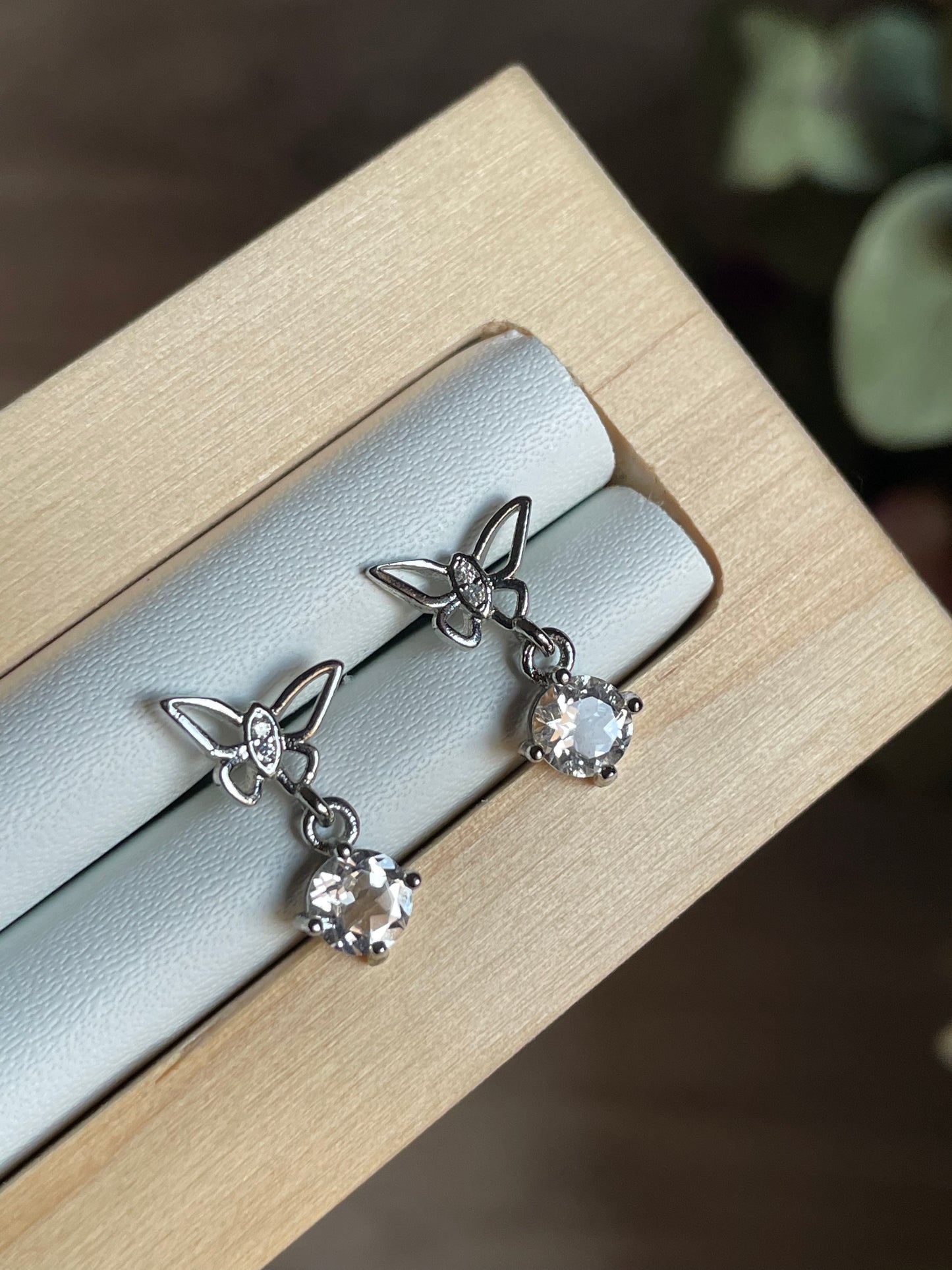 Clear Quartz Butterfly Earring | كلير كوارتز