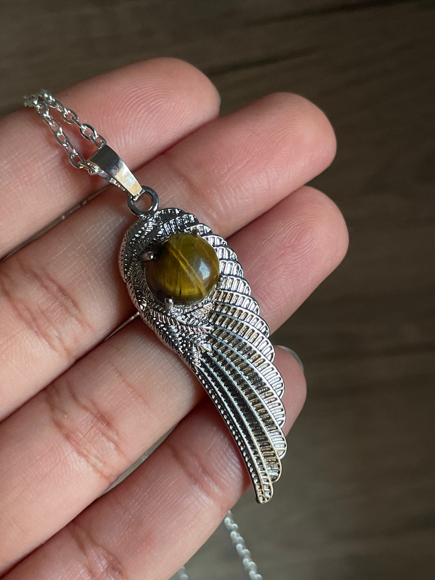 Tiger Eye Wing Necklace | عين النمر