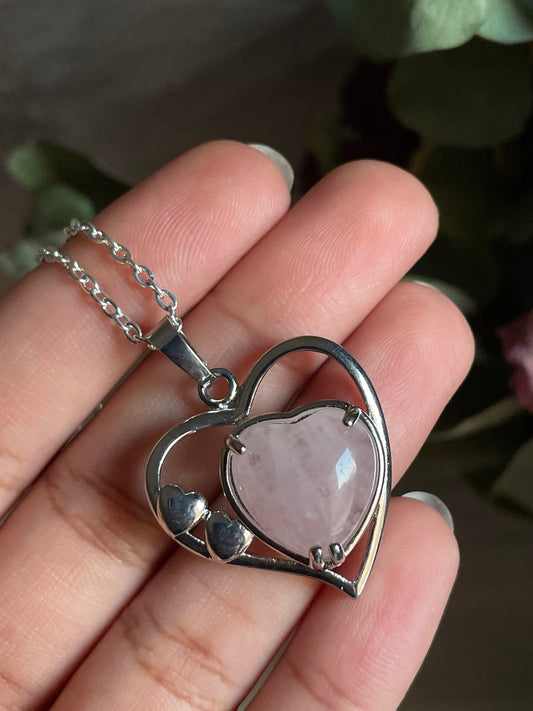 Rose Quartz Heart Necklace | كوارتز الزهري