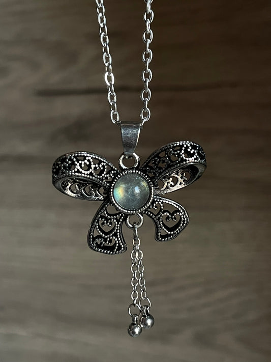 Labradorite Necklace | حجر الطاووس - لابرادوريت