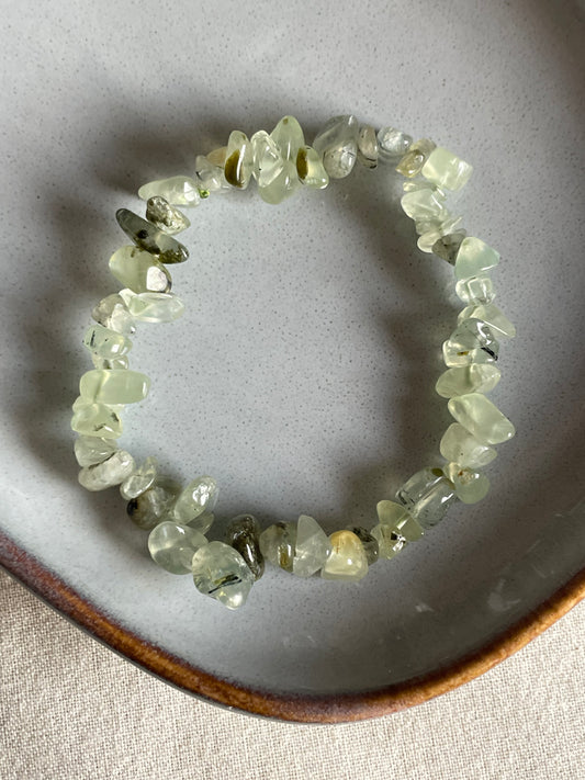 Prehnite Chip Bracelet | بريهنايت