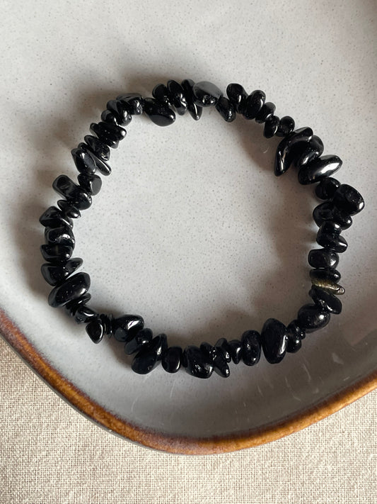Black Obsidian Chip Bracelet | اوبسيديان الاسود - السبج