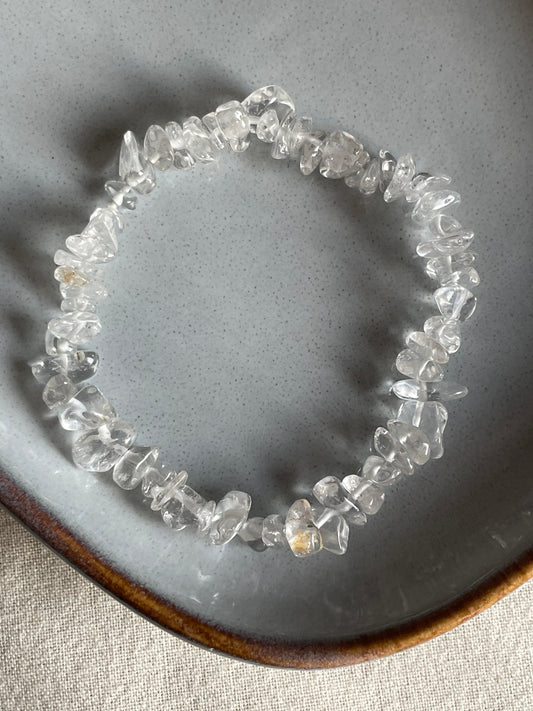 Clear Quartz Chip Bracelet | كلير كوارتز