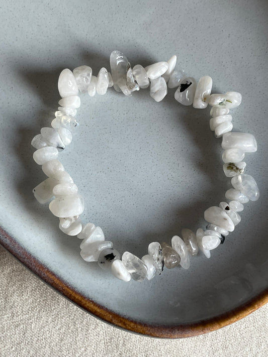 Moonstone Chip Bracelet | حجر القمر