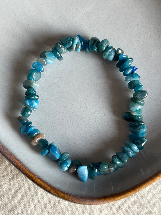 Blue Apatite Chip Bracelet | الاباتيت الازرق