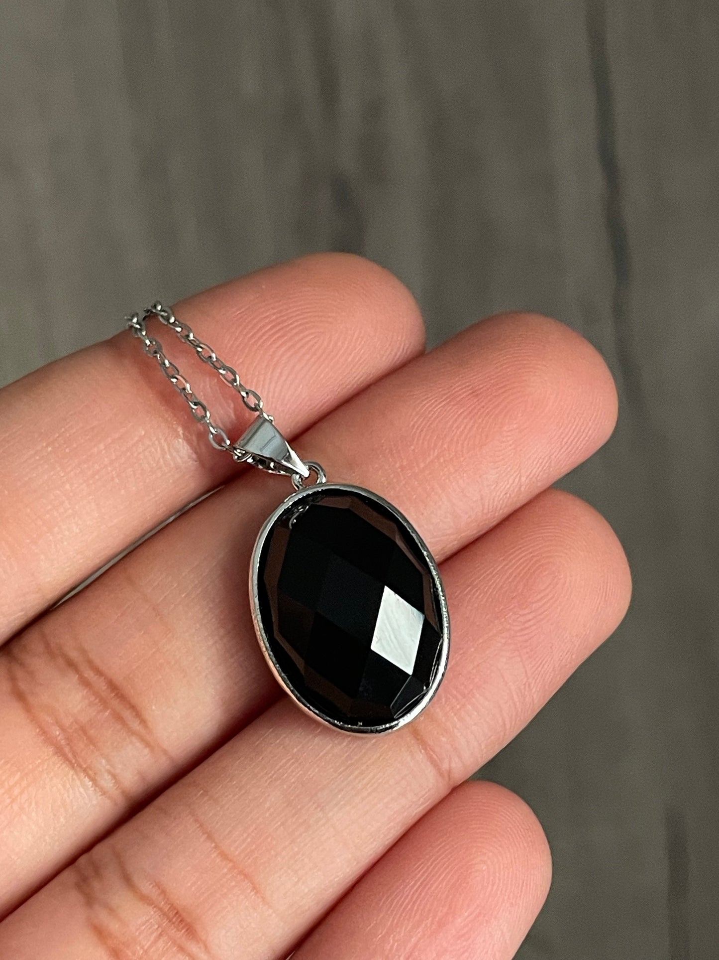 Black Agate Necklace | العقيق الأسود