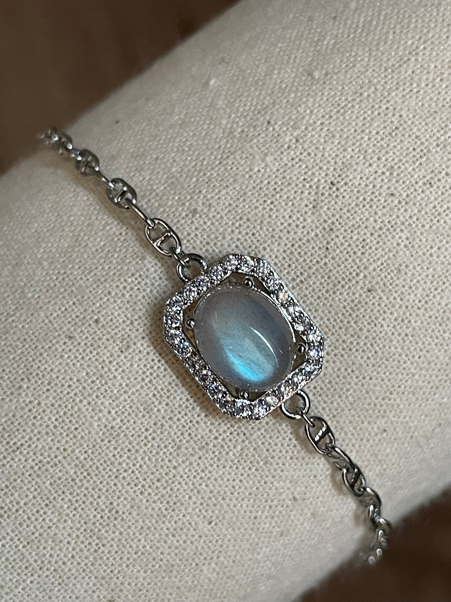 Labradorite Chain Bracelet | حجر الطاووس