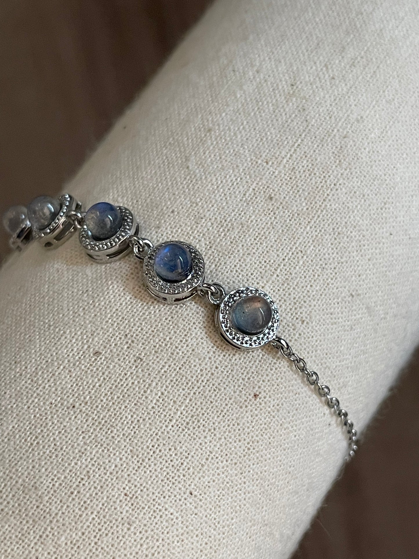 Labradorite Chain Bracelet | حجر الطاووس