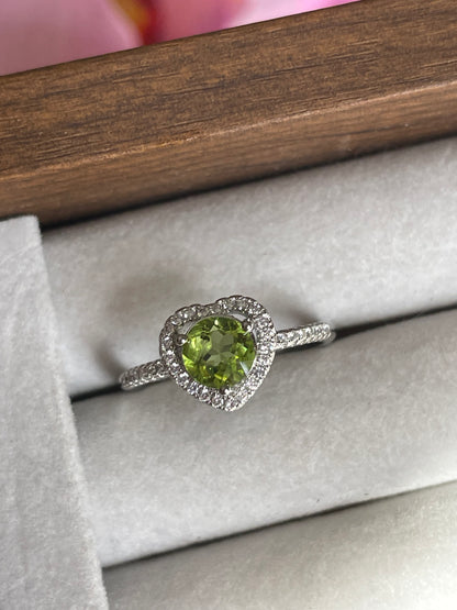 Peridot Heart Ring | Adjustable | خاتم حجر الزبرجد