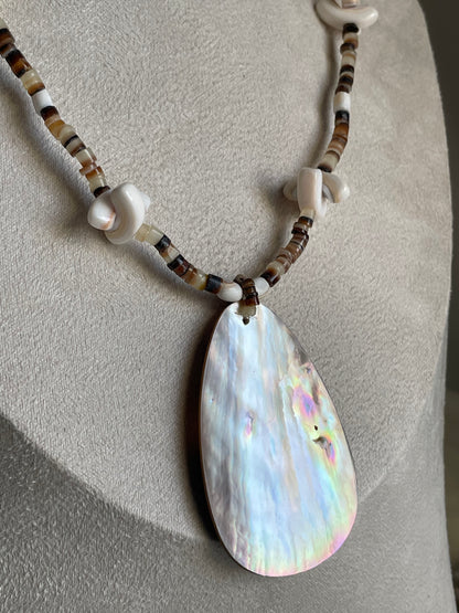 Mother of Pearl Shell necklace