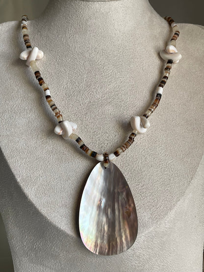 Mother of Pearl Shell necklace