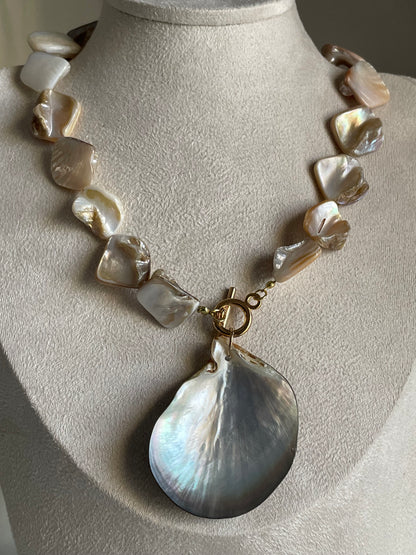 Mother of Pearl Shell necklace