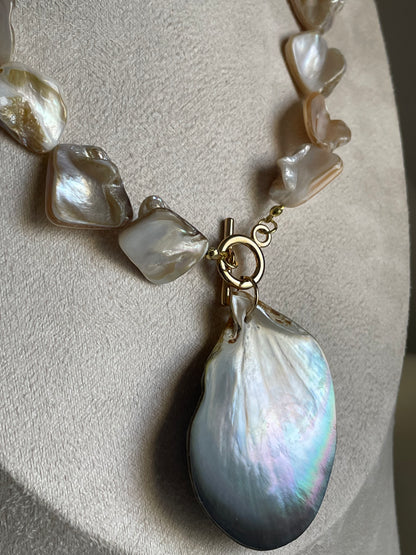 Mother of Pearl Shell necklace