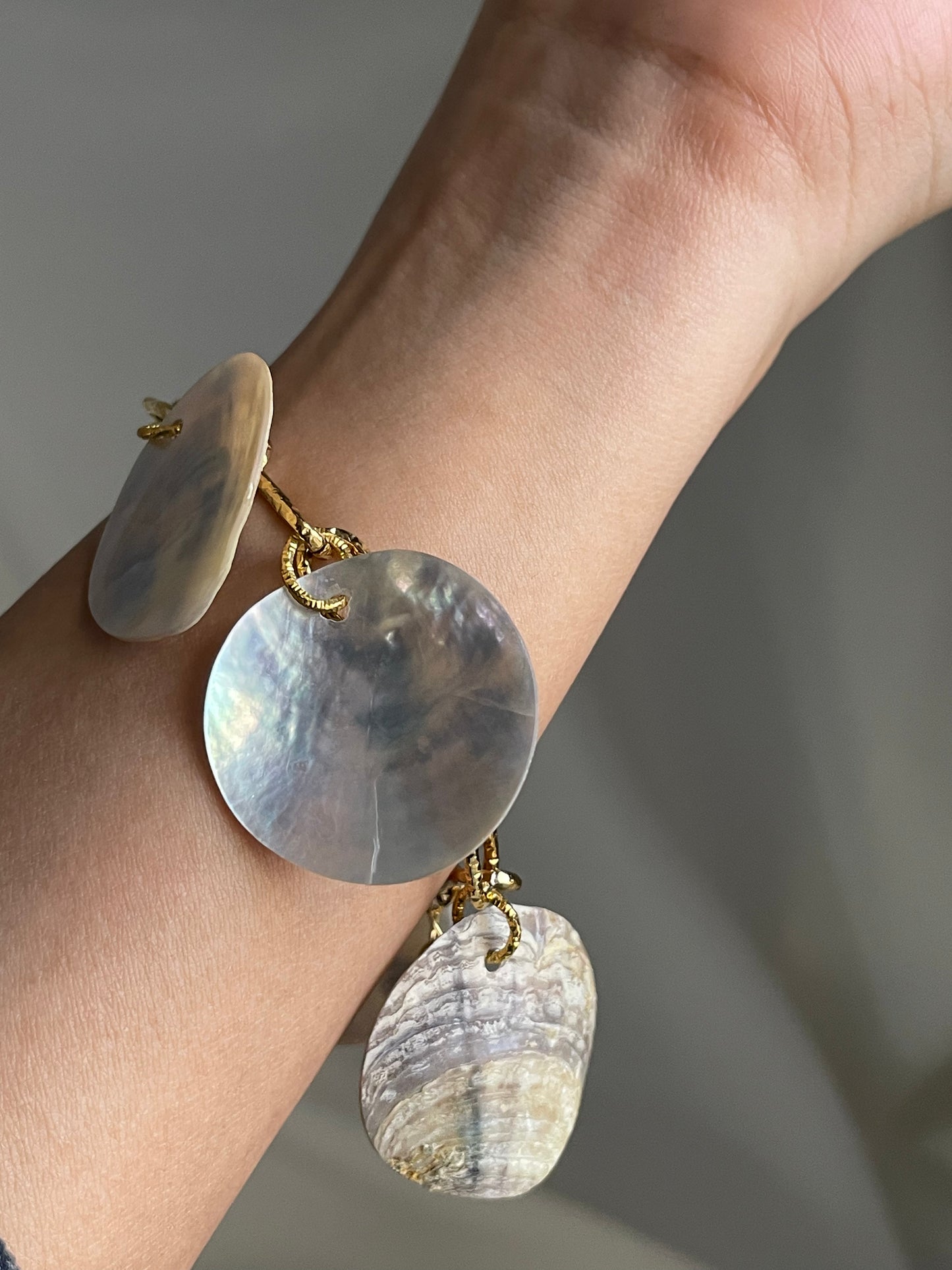 Natural Mother of Pearl Shell Disc Bracelet