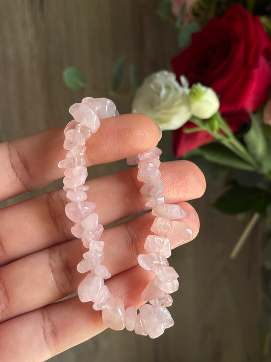 Rose Quartz Chip Bracelet | كوارتز الزهري