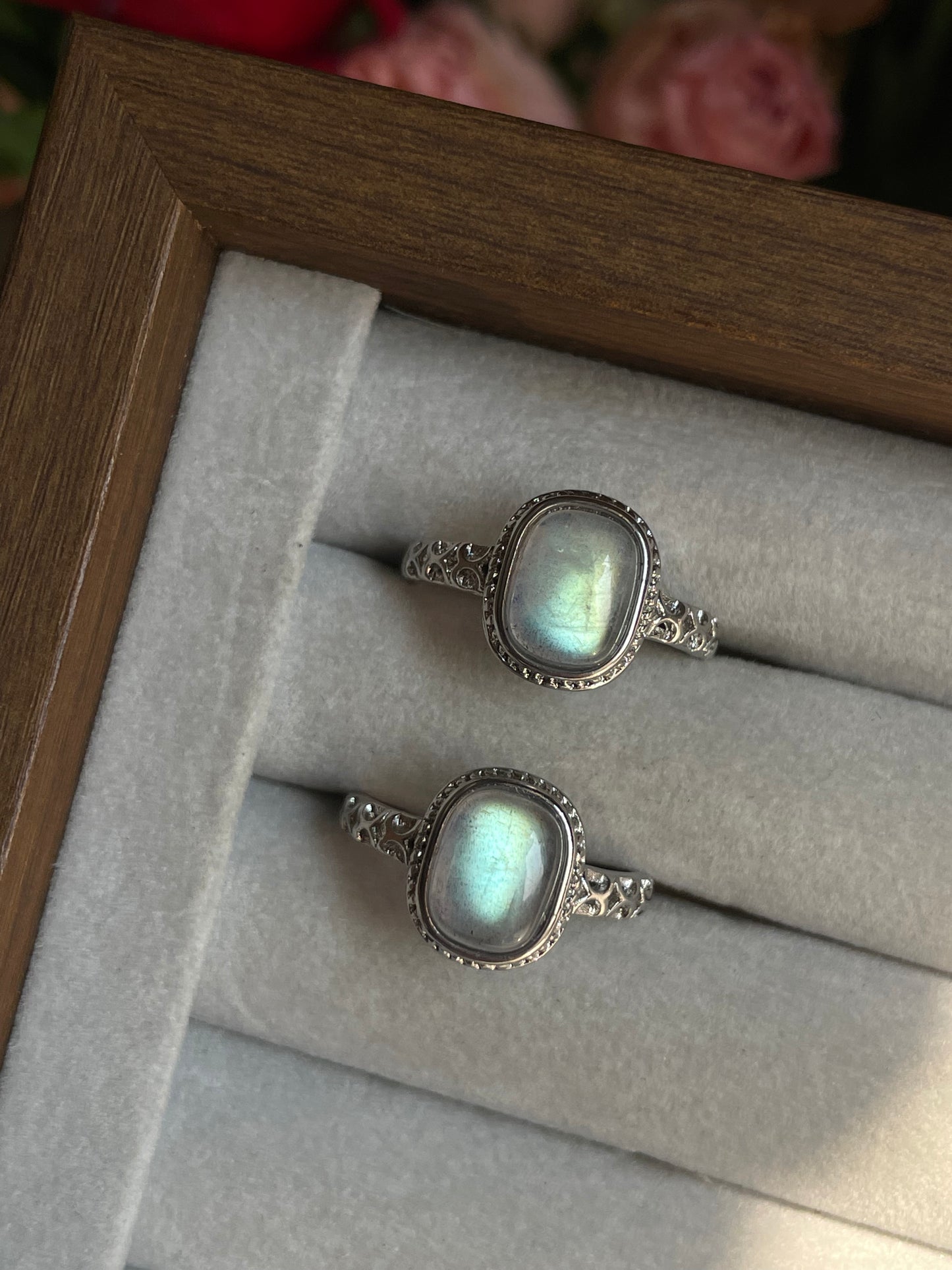 Labradorite Ring | Adjustable | خاتم حجر الطاووس