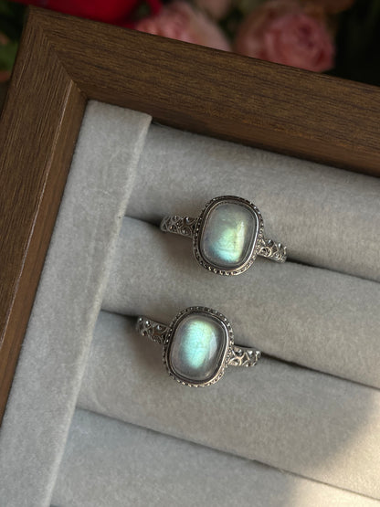 Labradorite Ring | Adjustable | خاتم حجر الطاووس