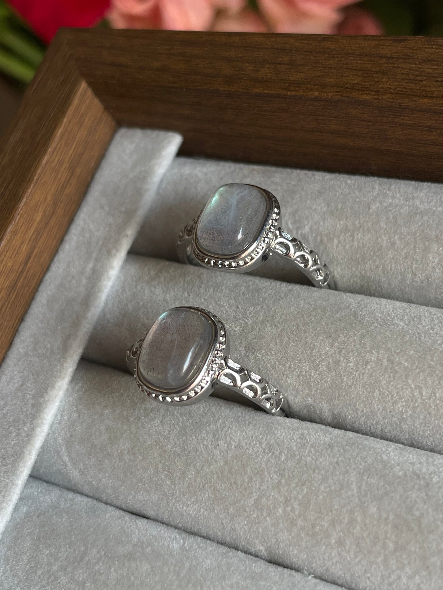 Labradorite Ring | Adjustable | خاتم حجر الطاووس