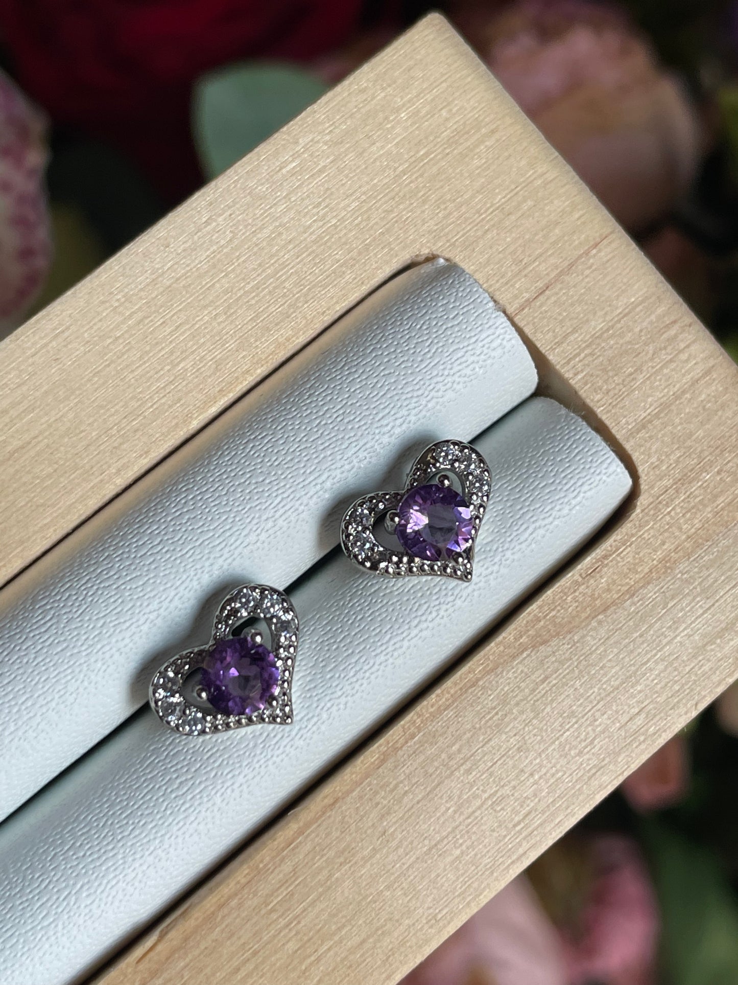 Amethyst Heart Stud Earring | حجر الجمشت- الاماثيست