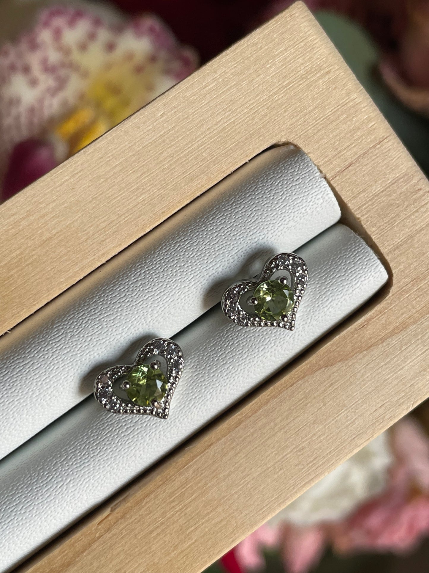 Peridot Heart Stud Earring | حجر الزبرجد