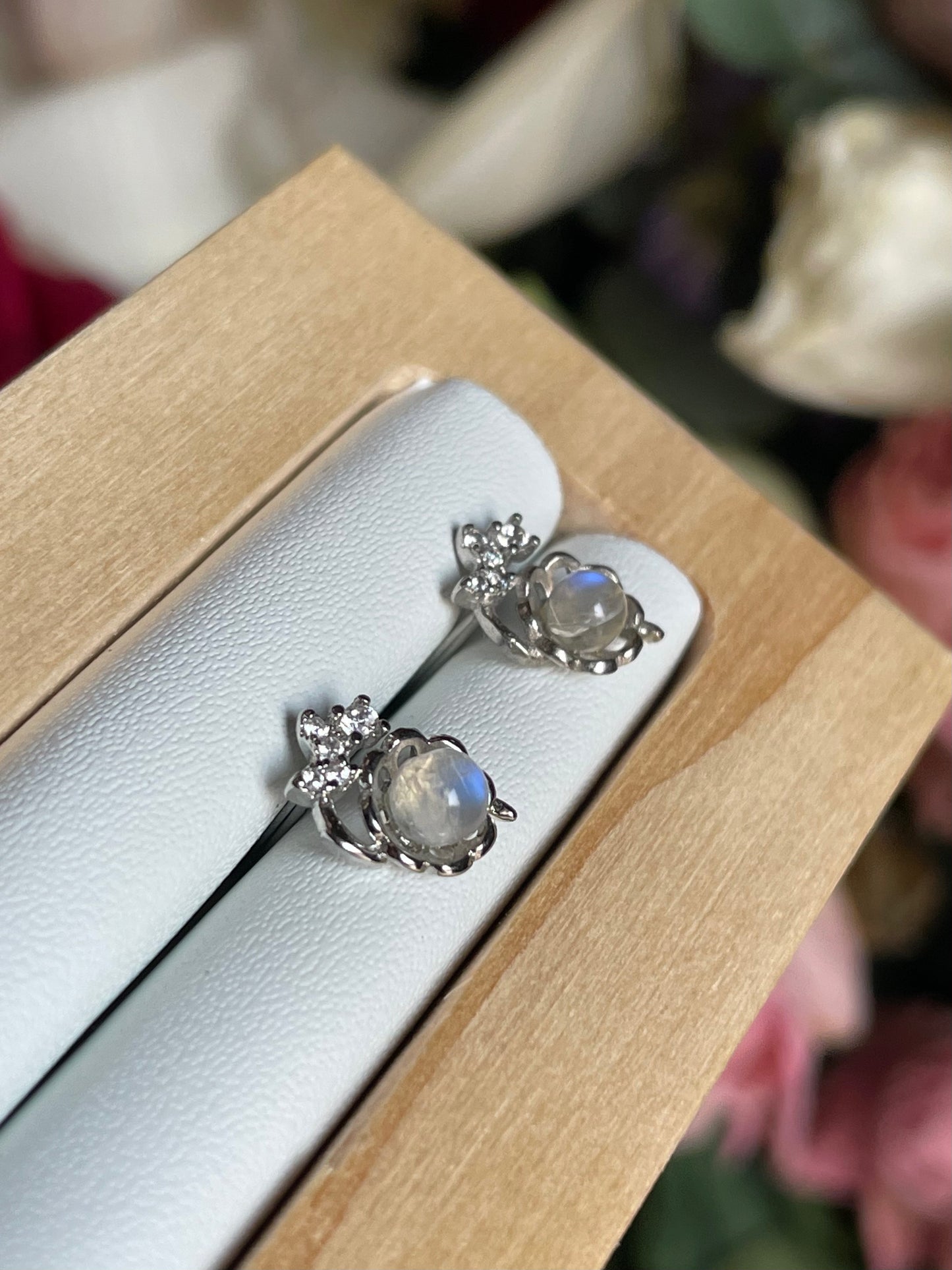 Moonstone Stud Earring | حجر القمر