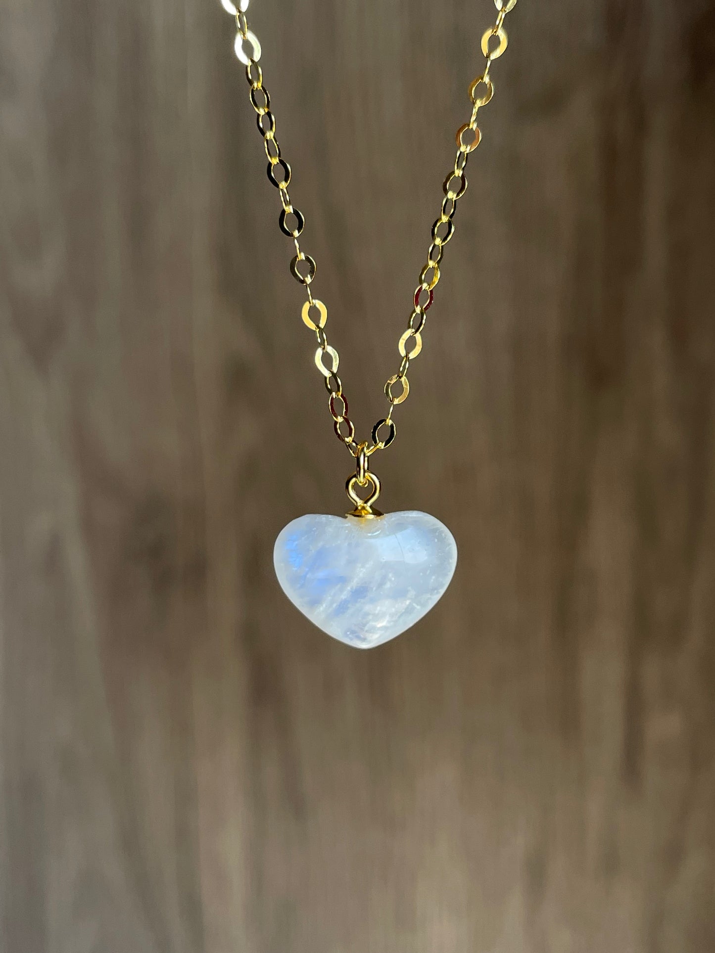 Rainbow Moonstone Heart Necklace | حجر القمر