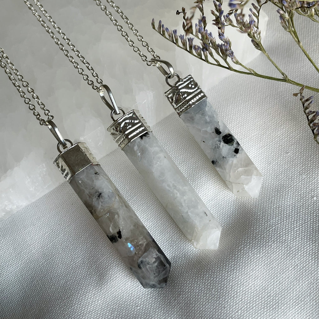 Moonstone Point Necklace Sterling Silver Plated حجر القمر