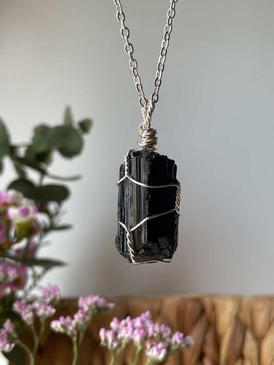 Raw Black Tourmaline Necklace | التومالين الاسود