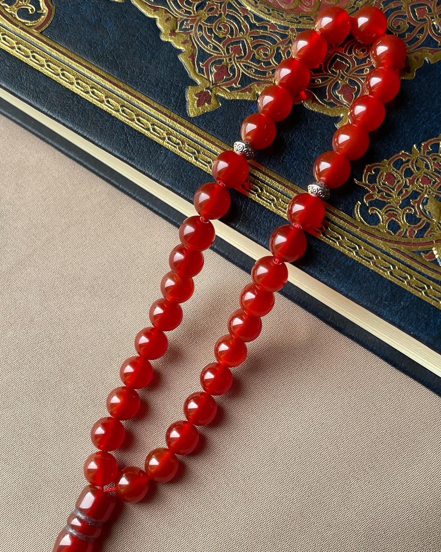 Red Carnaline Musbah | مسباح حجر كارنيليان الاحمر | العقيق الاحمر