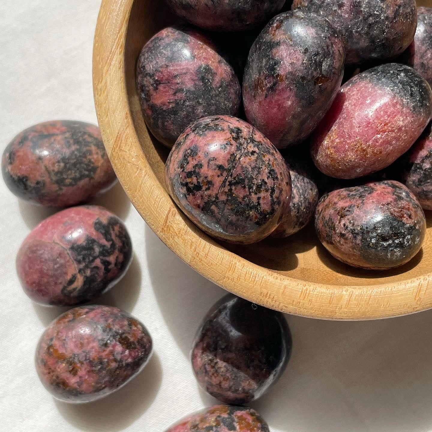 Rhodonite Tumble | Medium | رودونيت